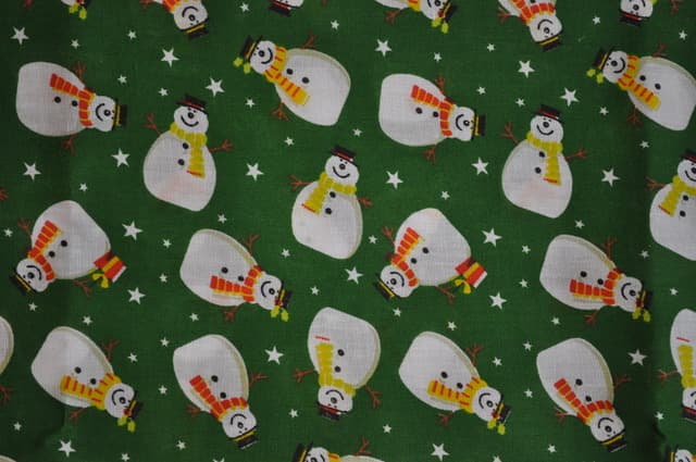 Snowmen On Green